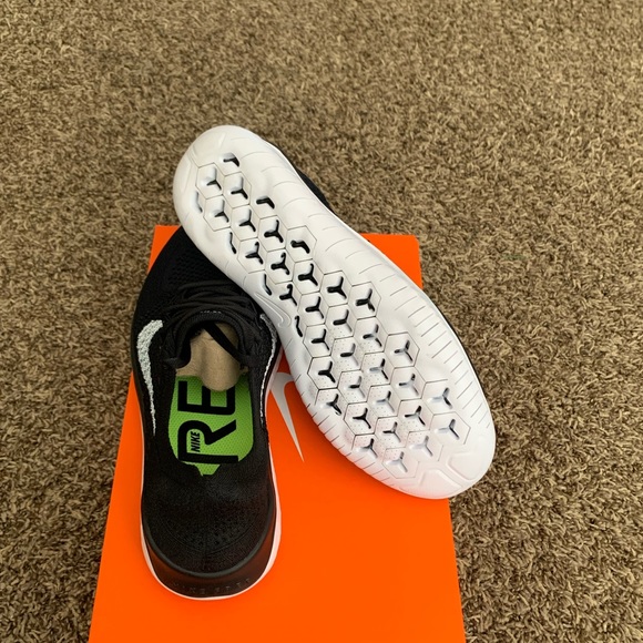 NEW NIKE FREE RN FLYKNIT - Picture 3 of 3